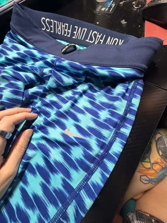 Nike Dri-Fit 'Run Fast Live Fearless' Blue Relay Print Capri Running Tights - Picture 4 of 4